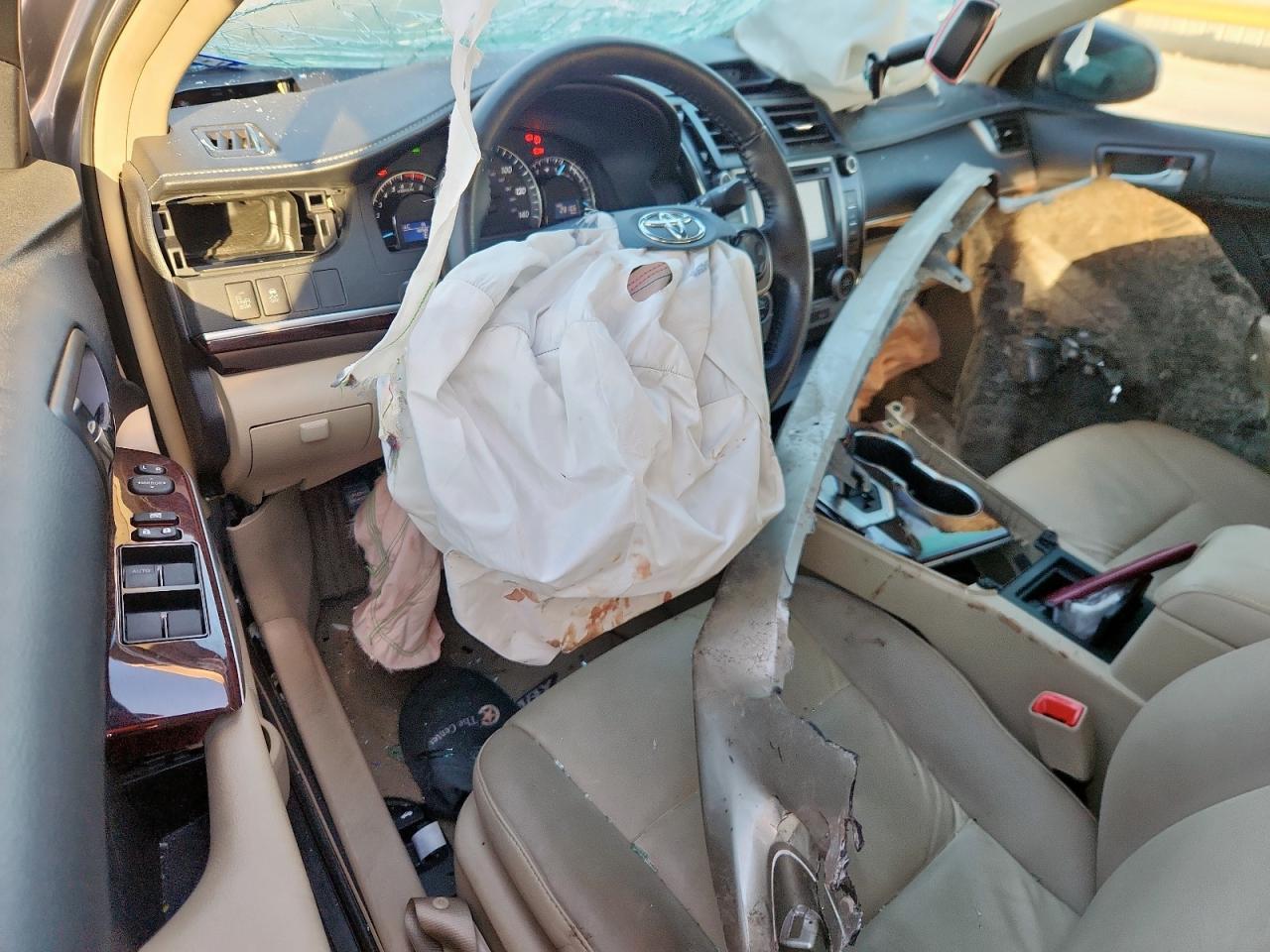 2014 TOYOTA CAMRY