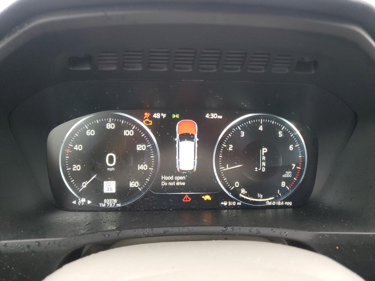 2022 VOLVO XC90