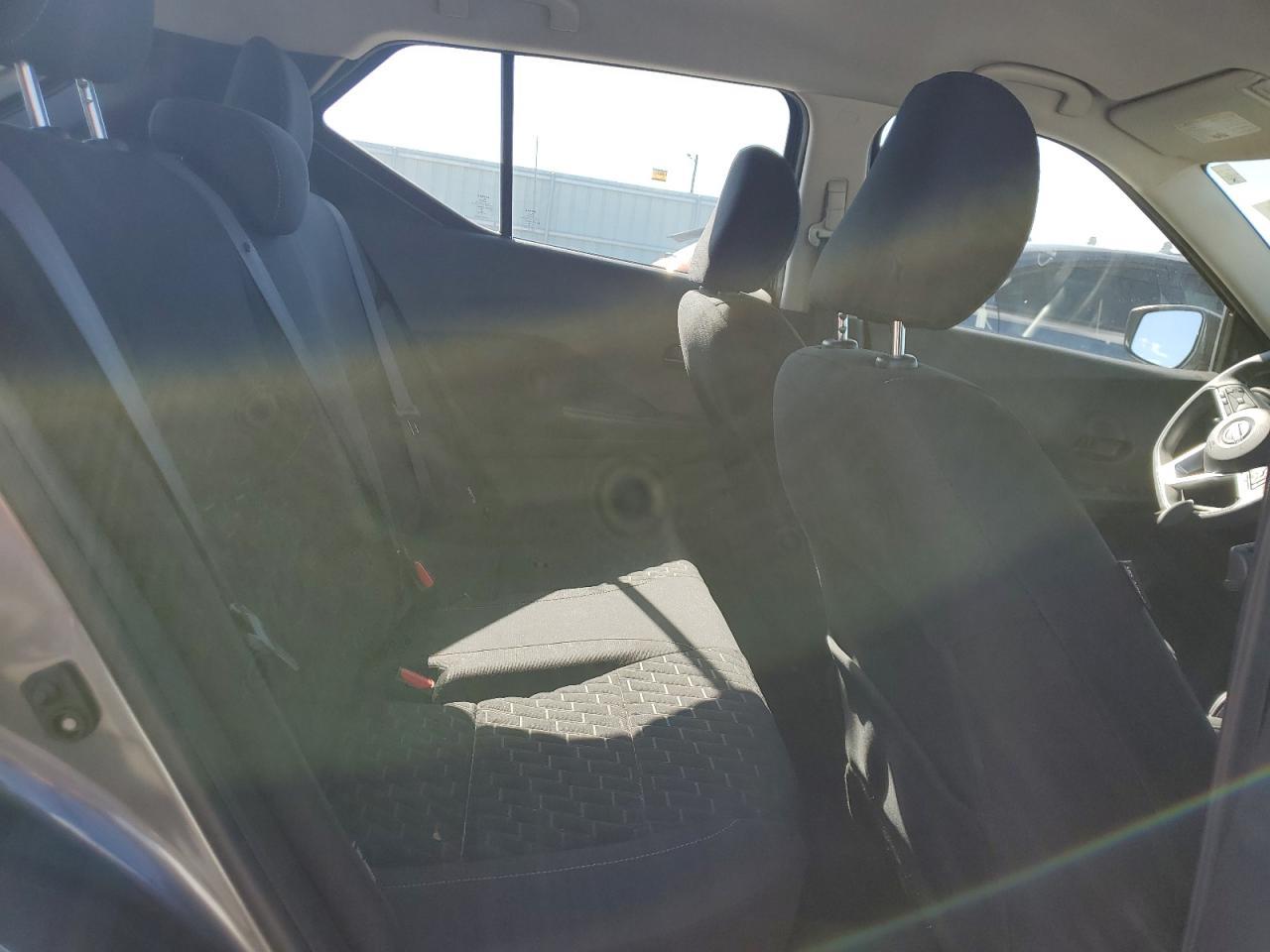 2022 NISSAN KICKS