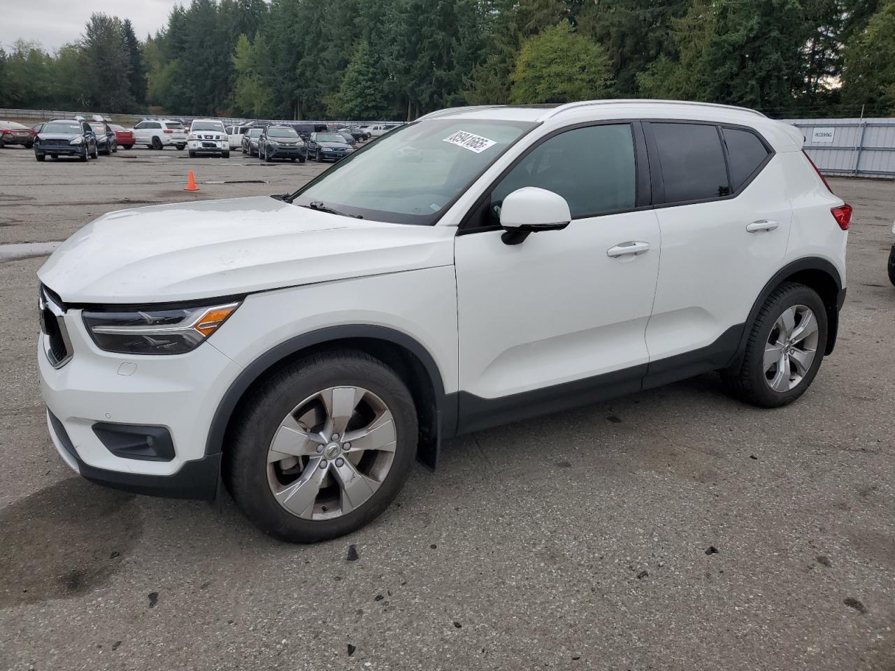 2020 VOLVO XC40