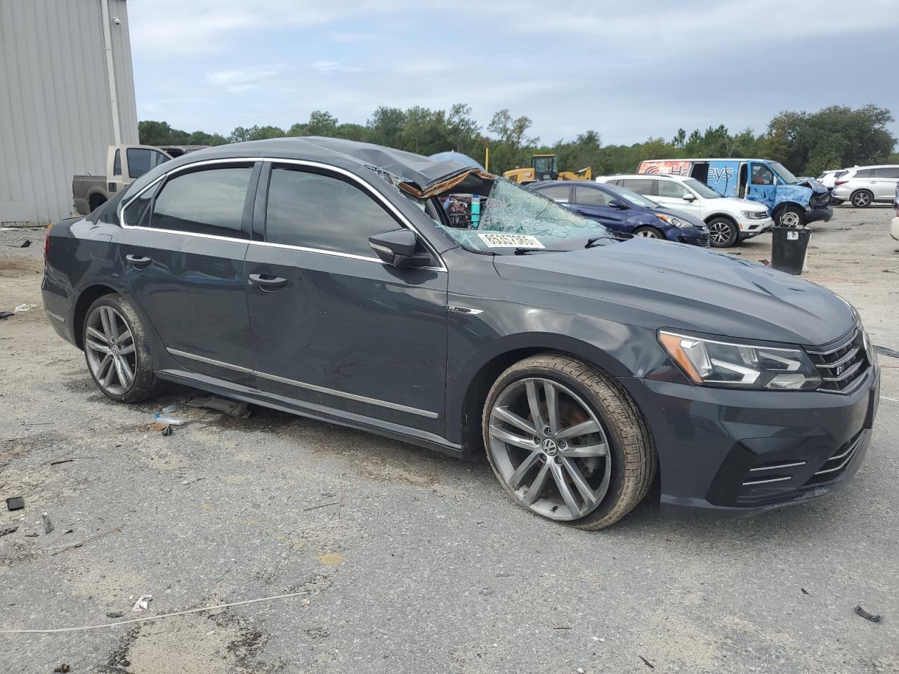 2017 VOLKSWAGEN Passat