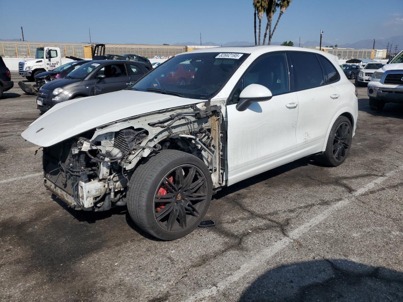 2014 PORSCHE CAYENNE