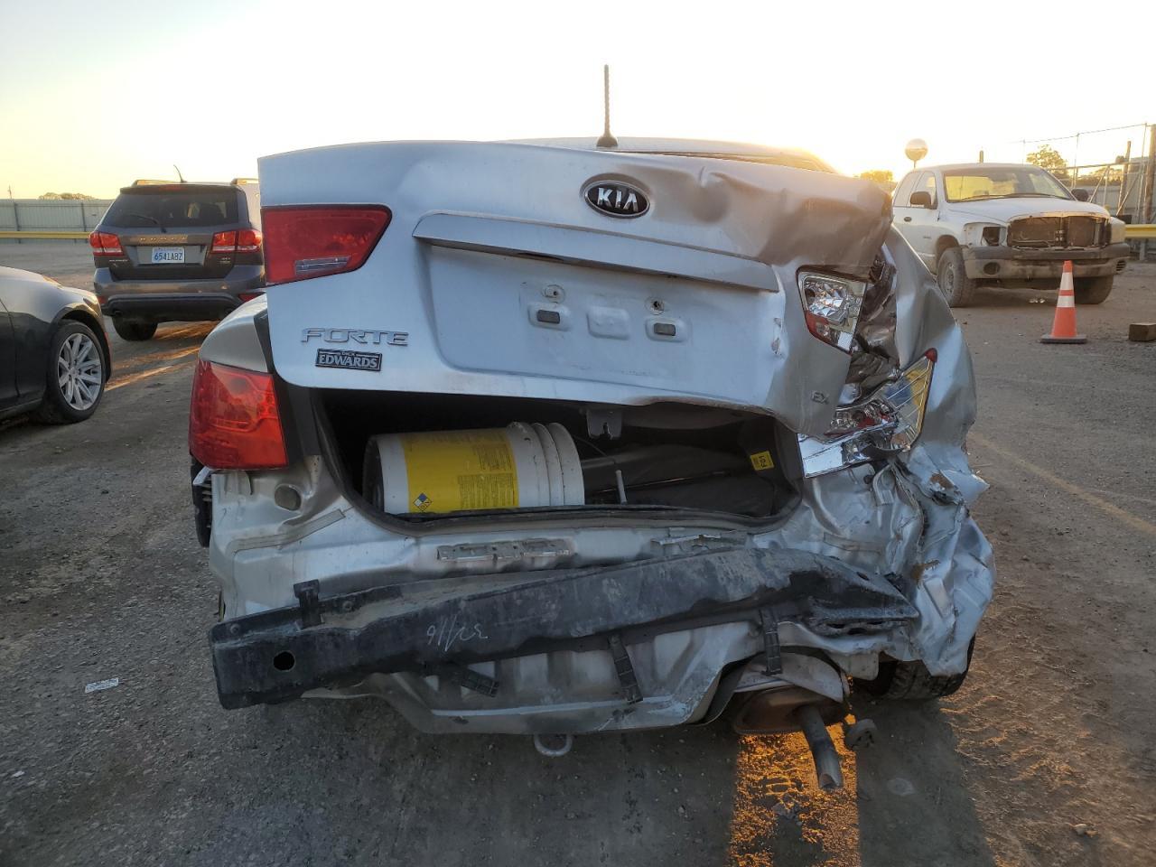 2013 KIA FORTE