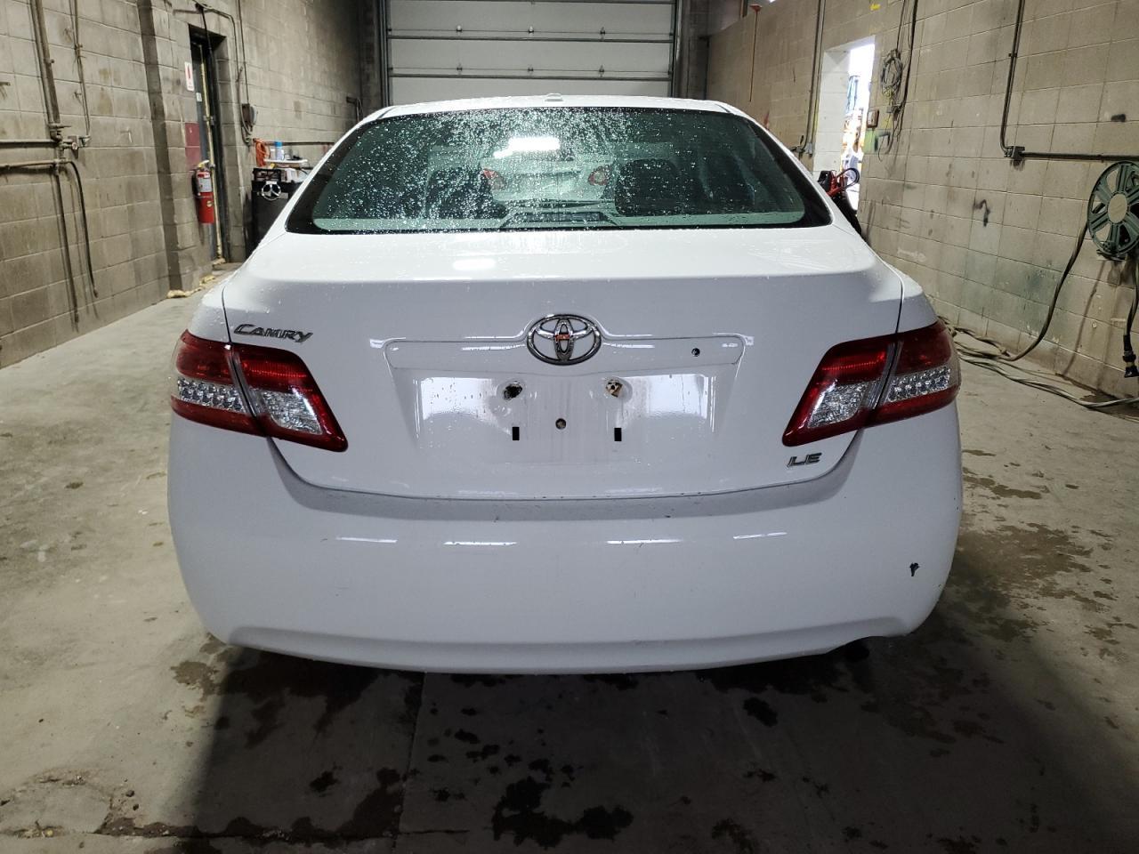 2011 TOYOTA CAMRY