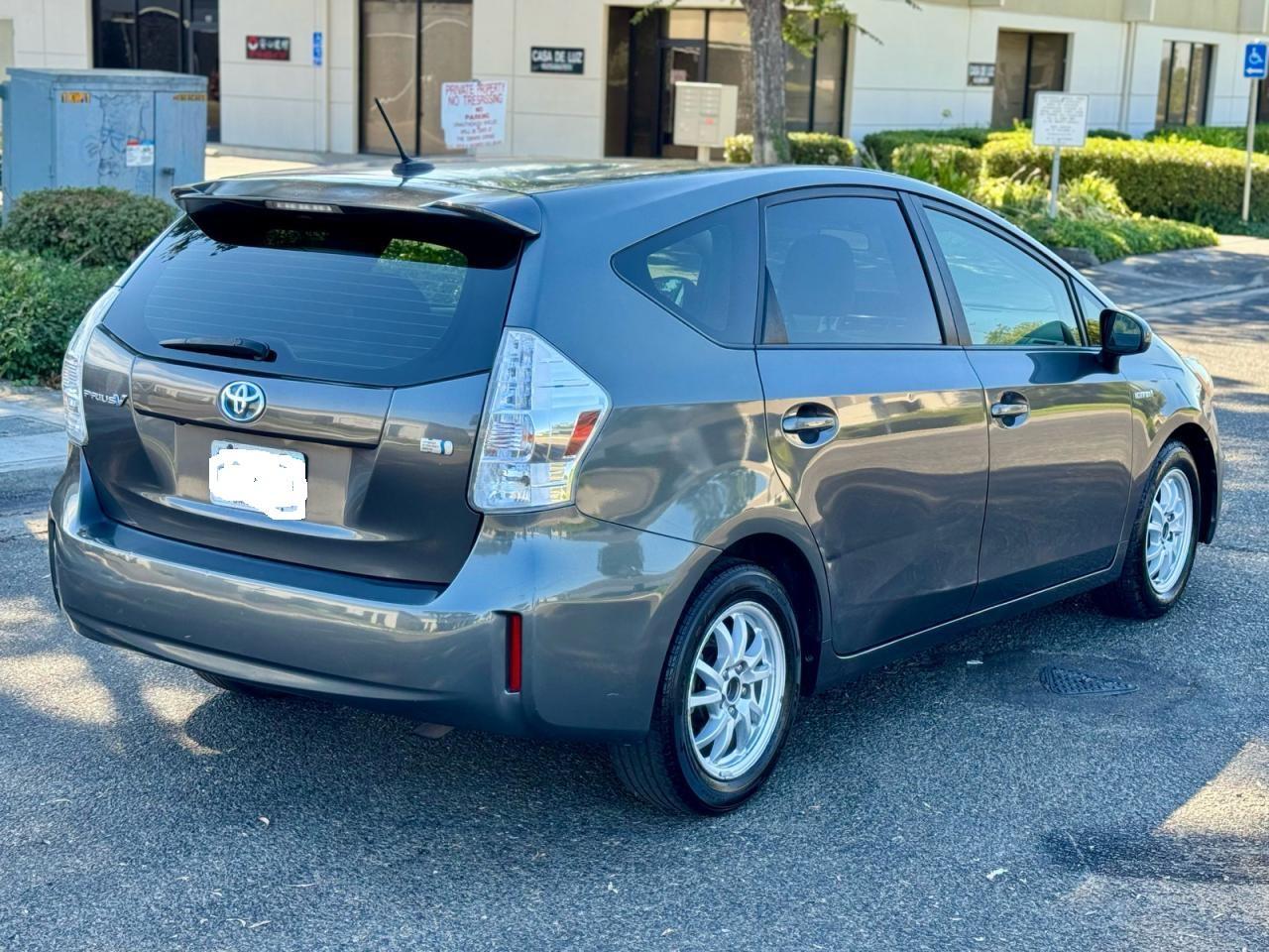 2012 TOYOTA PRIUS V