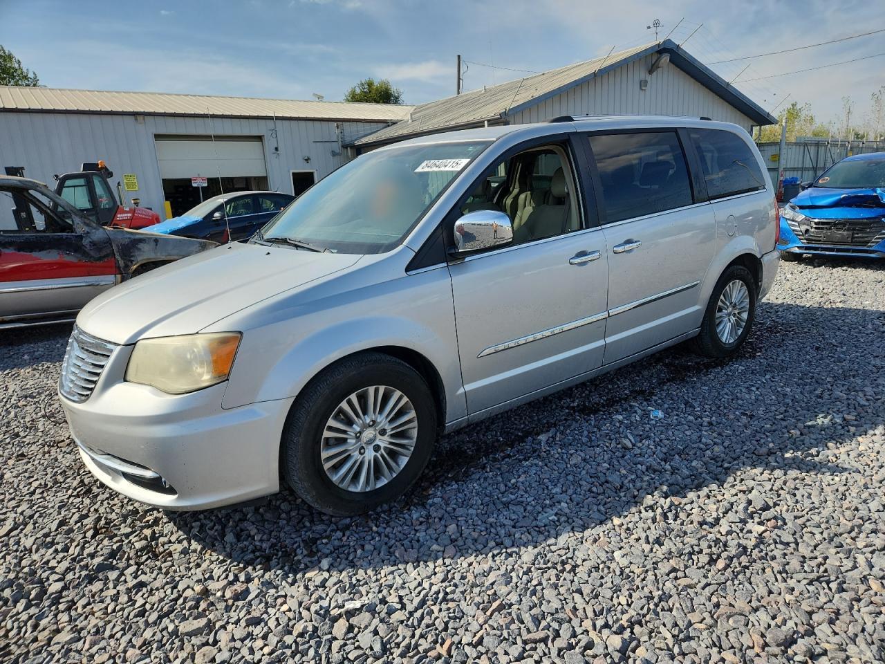 2012 CHRYSLER Town & Country
