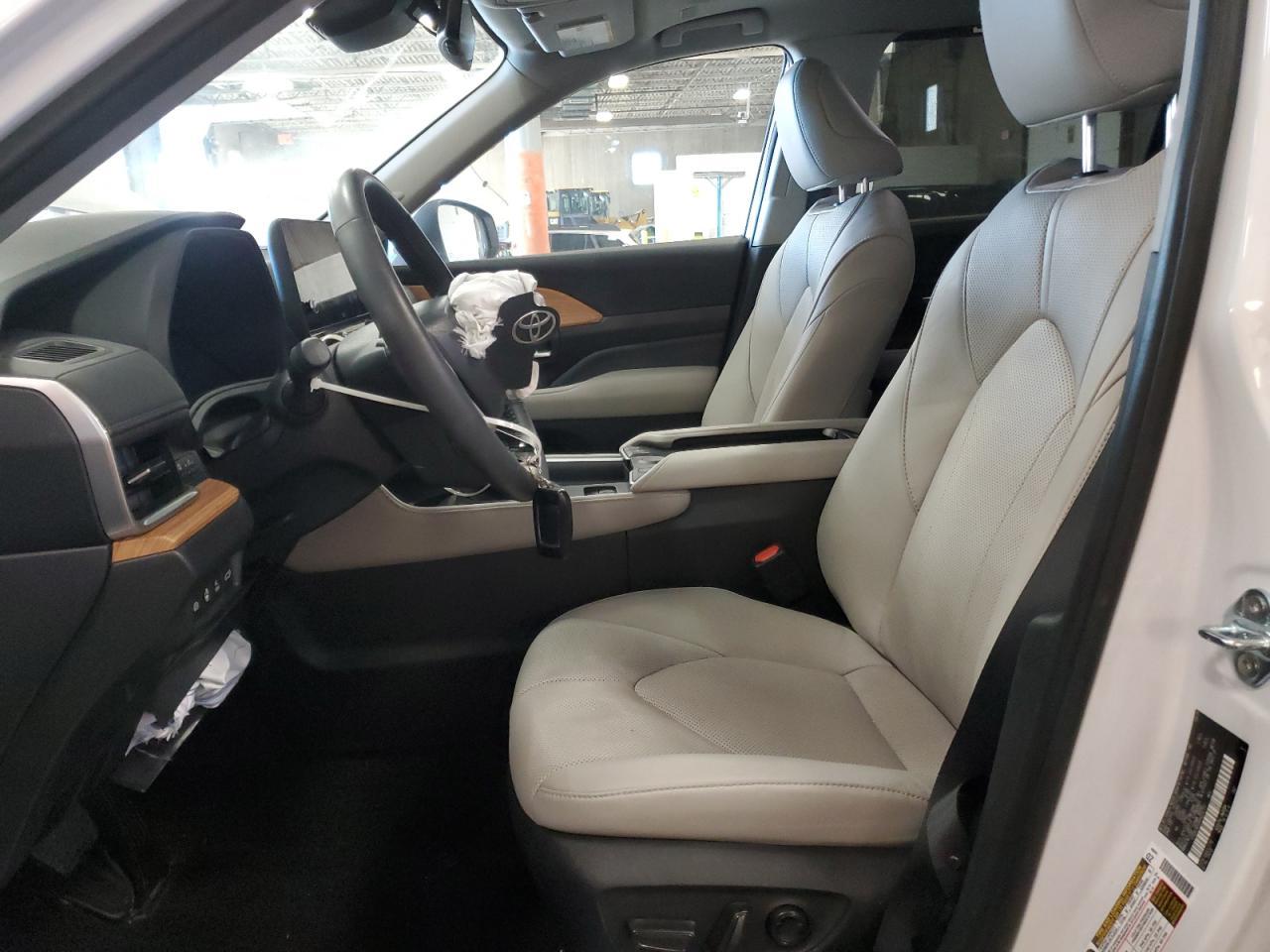 2024 TOYOTA HIGHLANDER