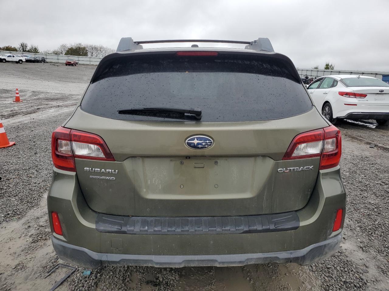2015 SUBARU Outback