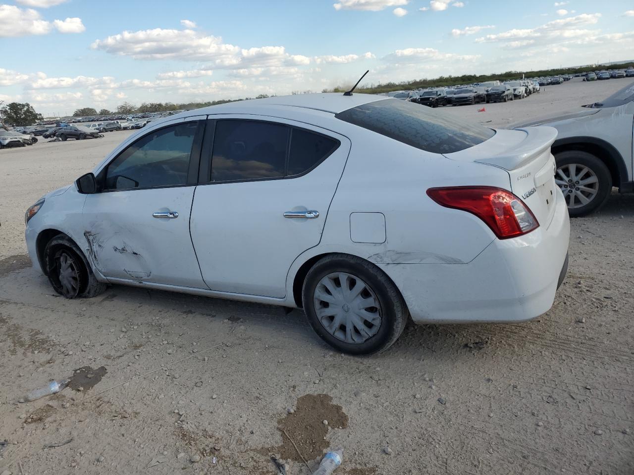 2019 NISSAN VERSA