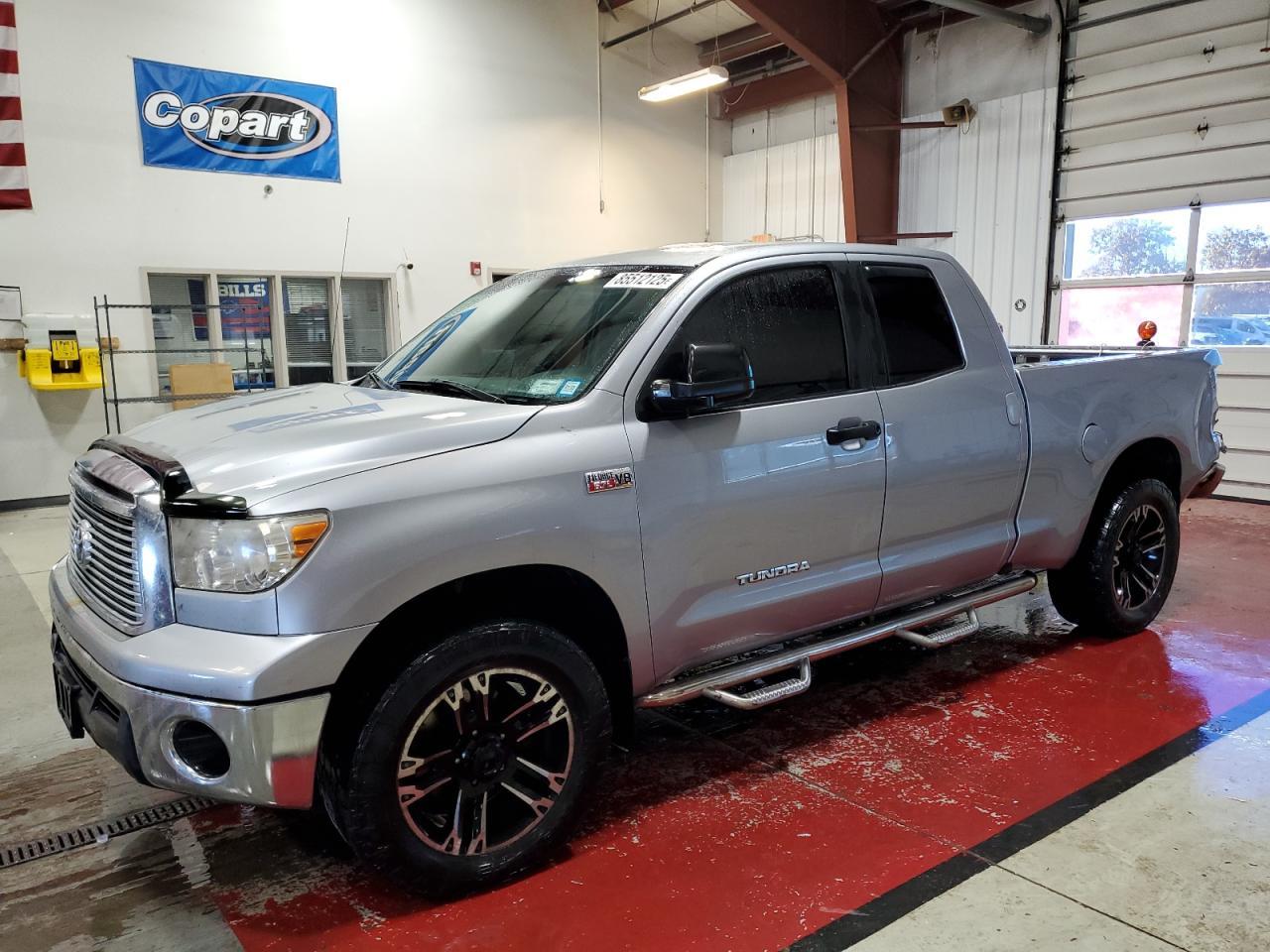 2011 TOYOTA TUNDRA