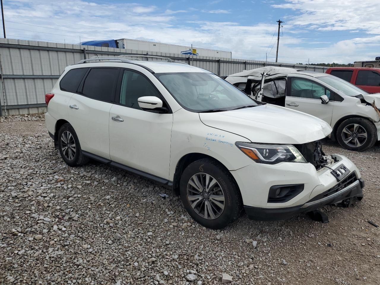 2017 NISSAN PATHFINDER
