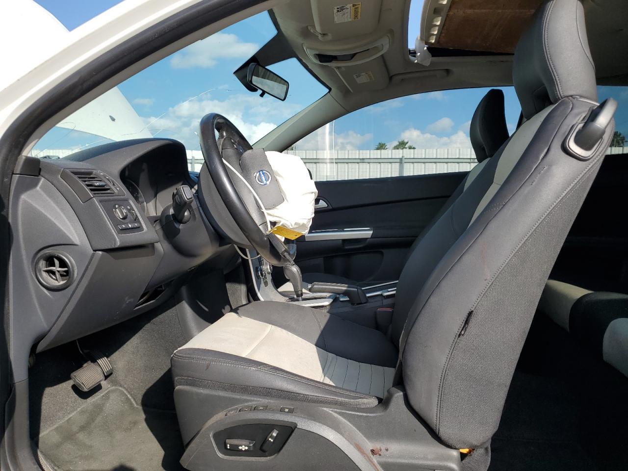 2011 VOLVO C30