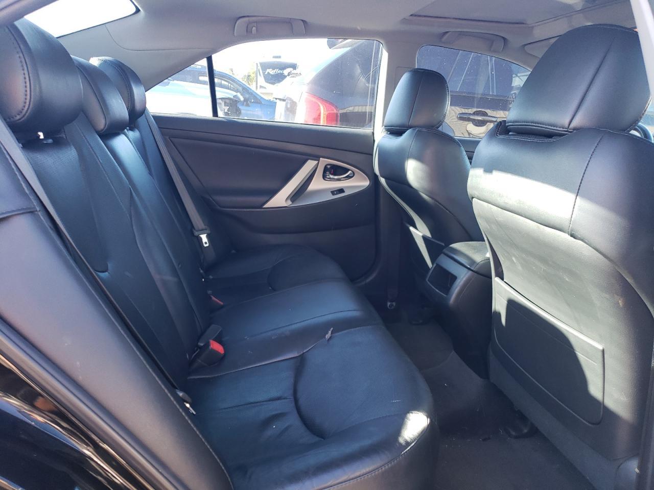 2011 TOYOTA CAMRY