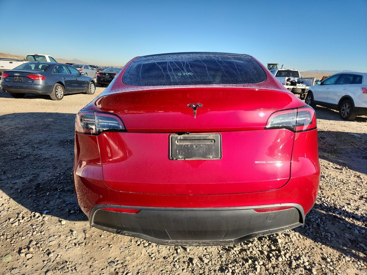 2025 TESLA MODEL Y