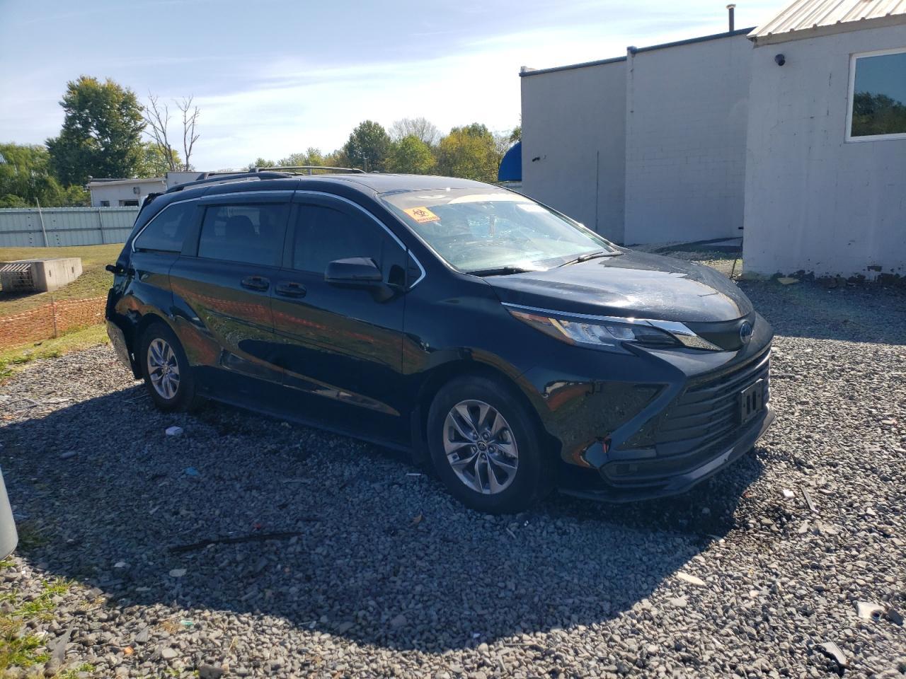 2022 TOYOTA SIENNA