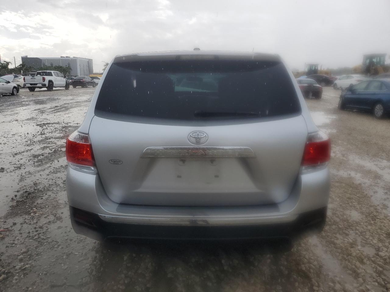 2012 TOYOTA HIGHLANDER