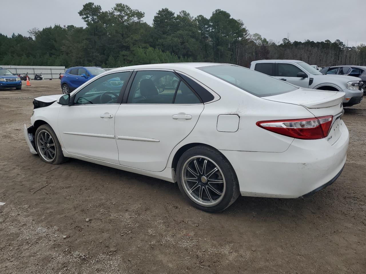 2016 TOYOTA CAMRY