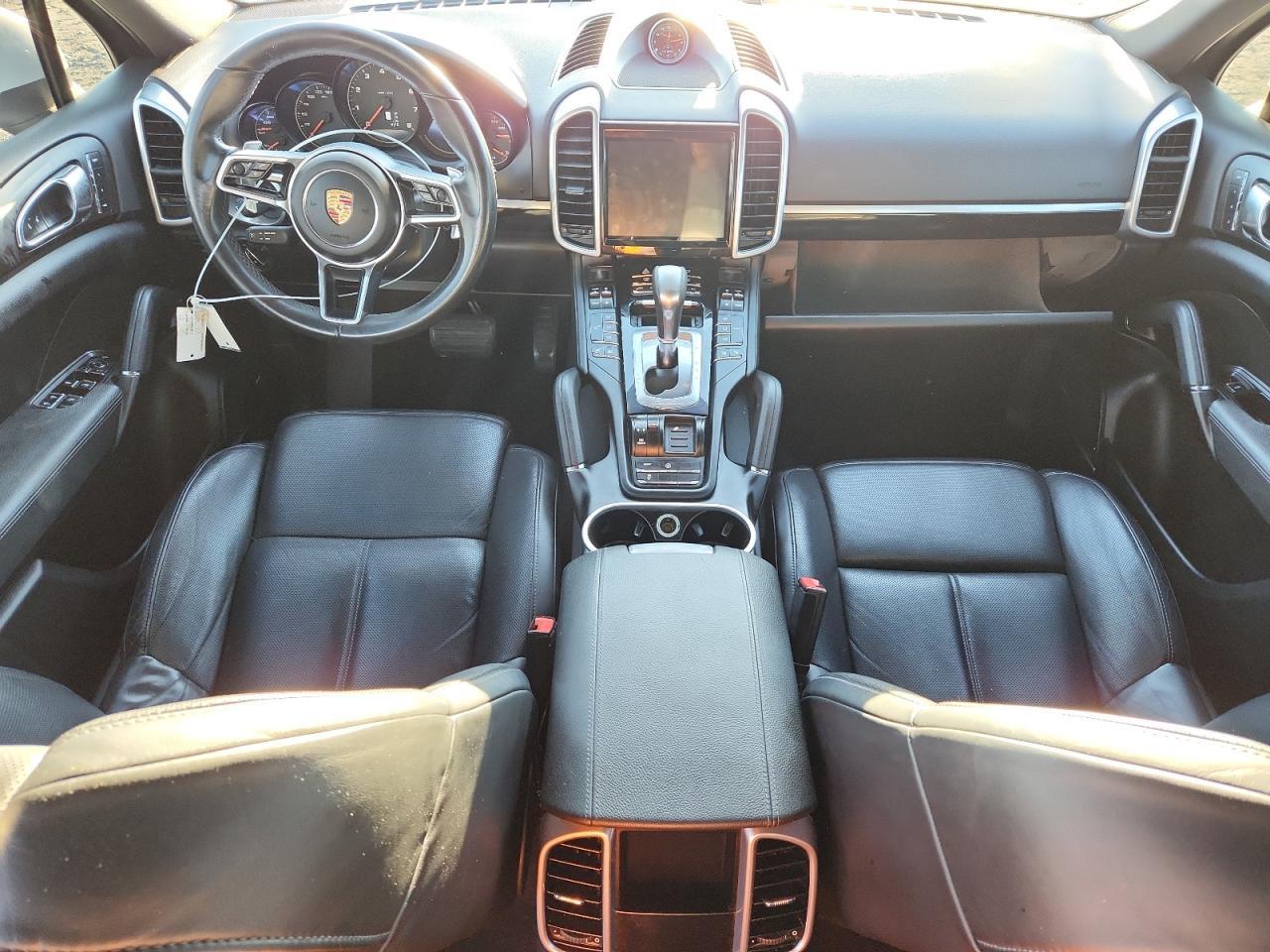 2016 PORSCHE CAYENNE
