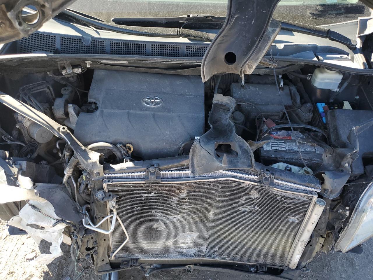 2016 TOYOTA SIENNA