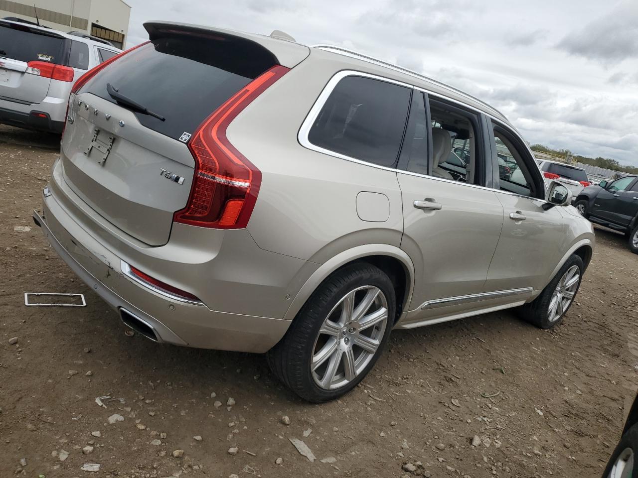 2018 VOLVO XC90