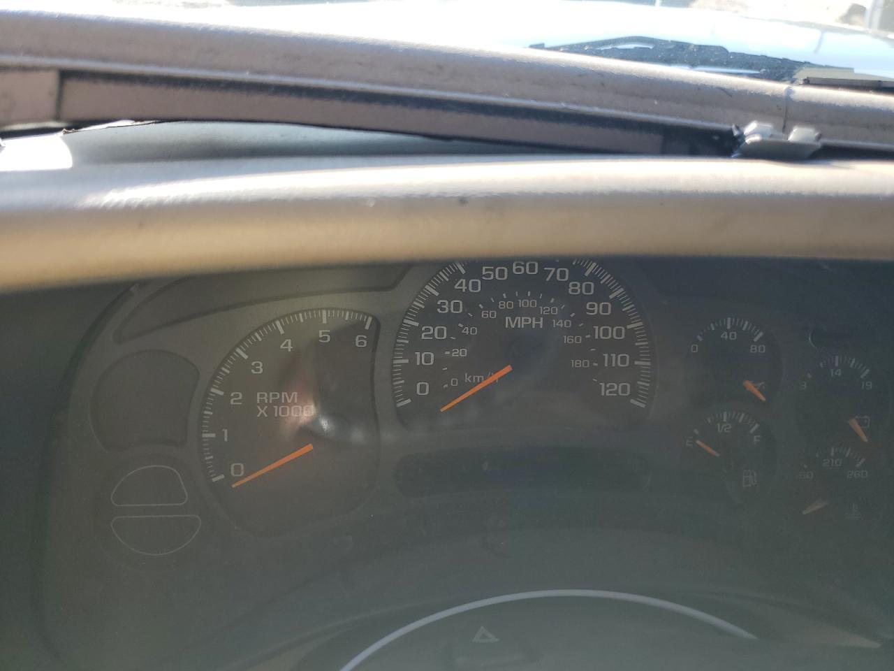2004 CHEVROLET Suburban