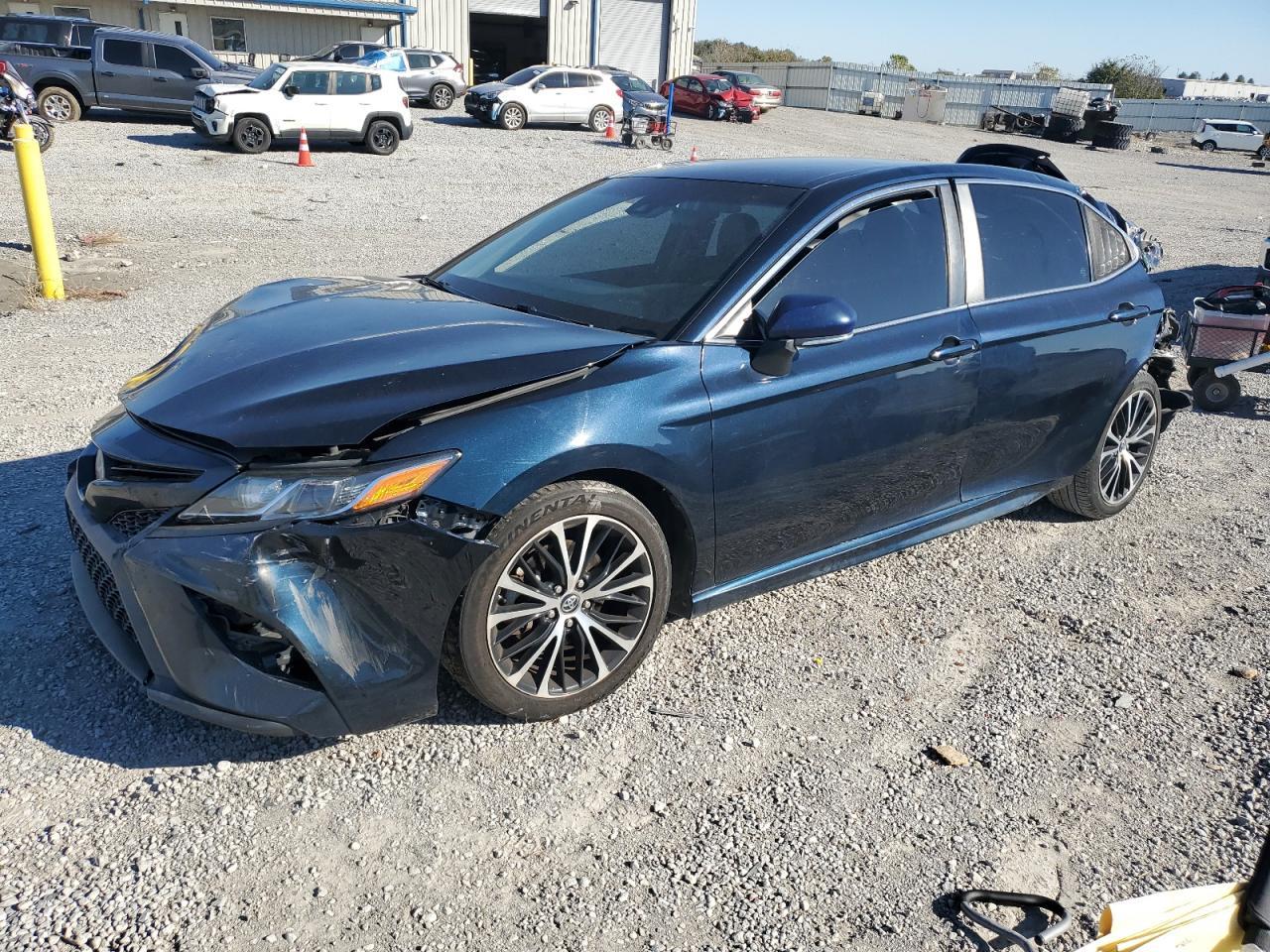 2018 TOYOTA CAMRY
