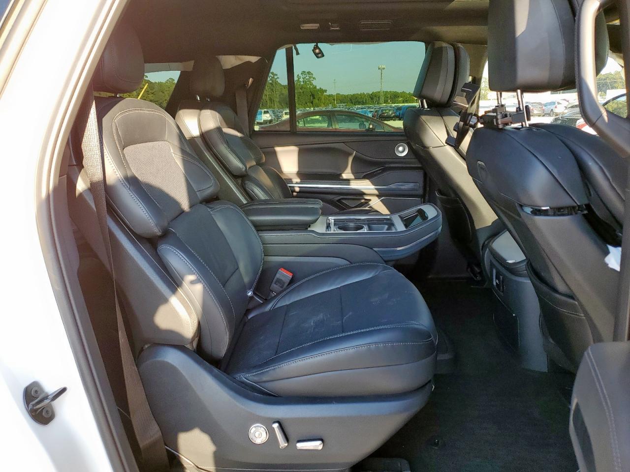 2025 LINCOLN Navigator