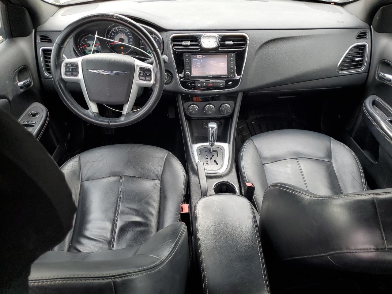 2011 CHRYSLER 200
