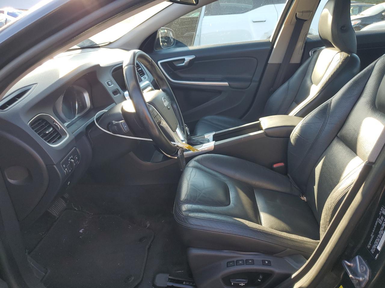 2014 VOLVO S60