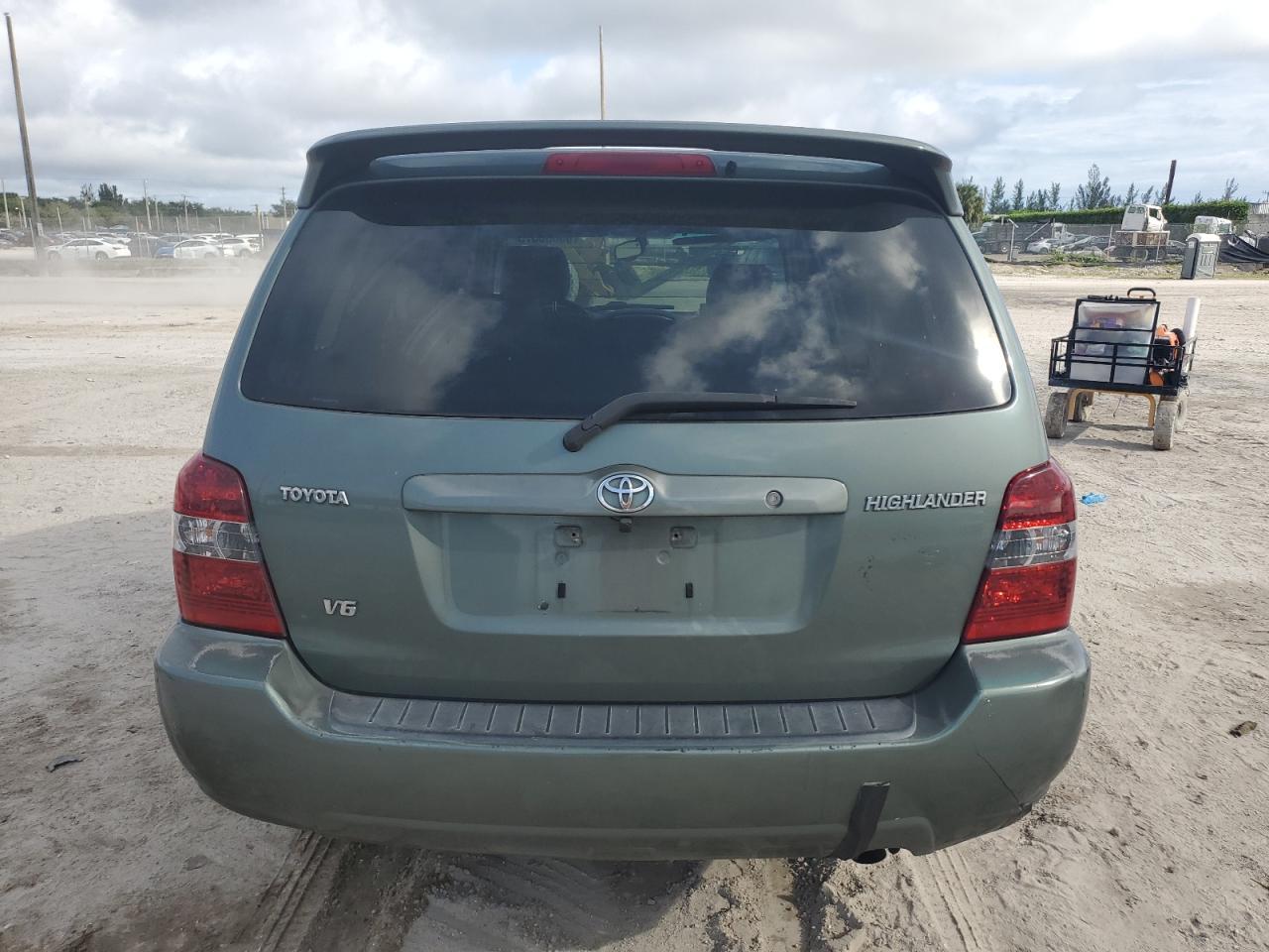 2004 TOYOTA HIGHLANDER