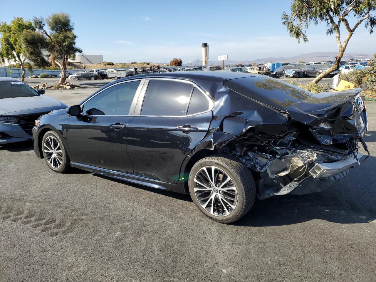 2018 TOYOTA CAMRY