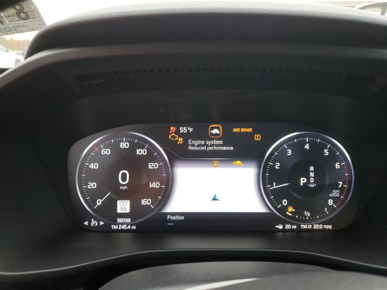 2021 VOLVO XC40