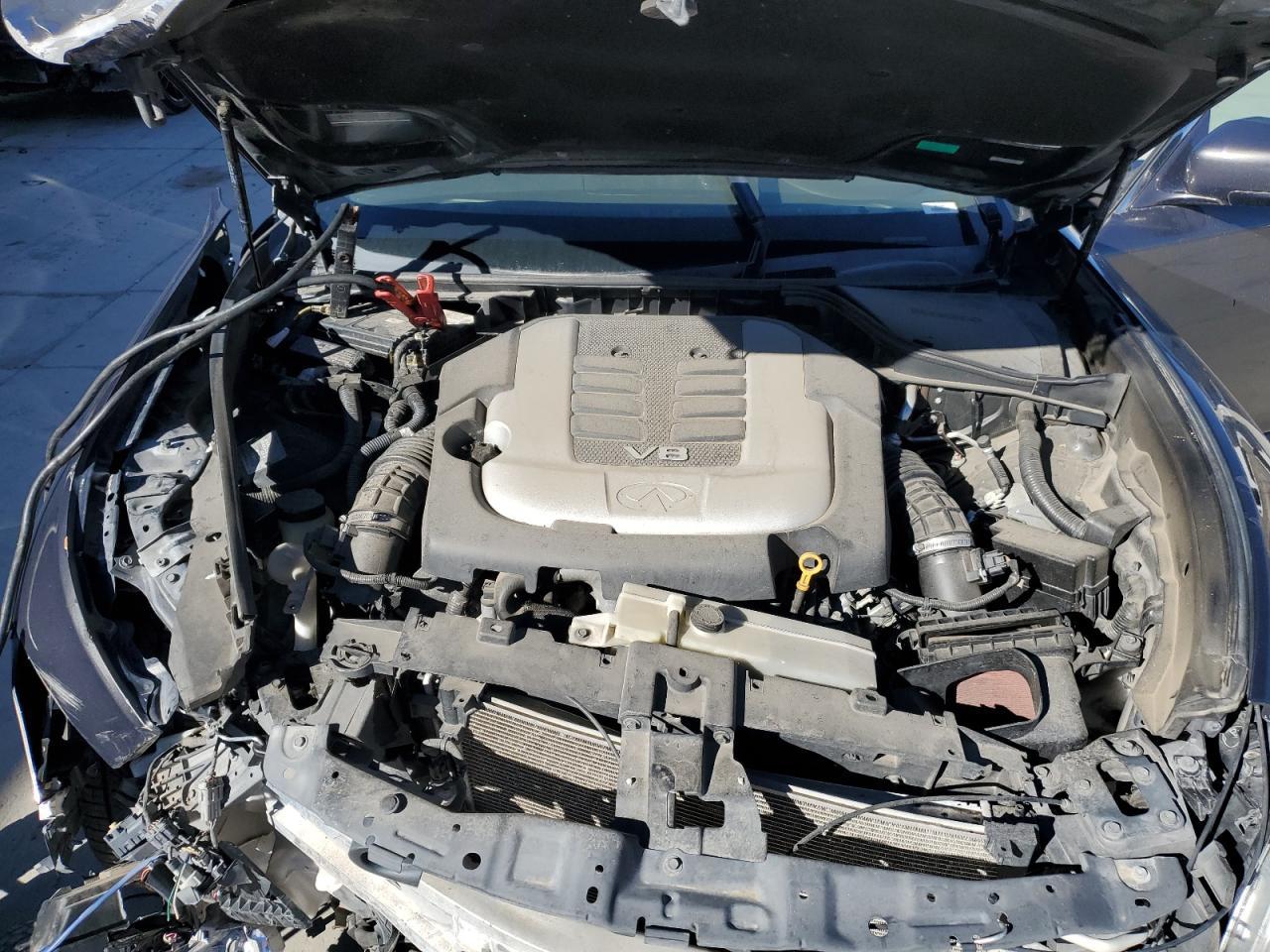 2011 INFINITI M56