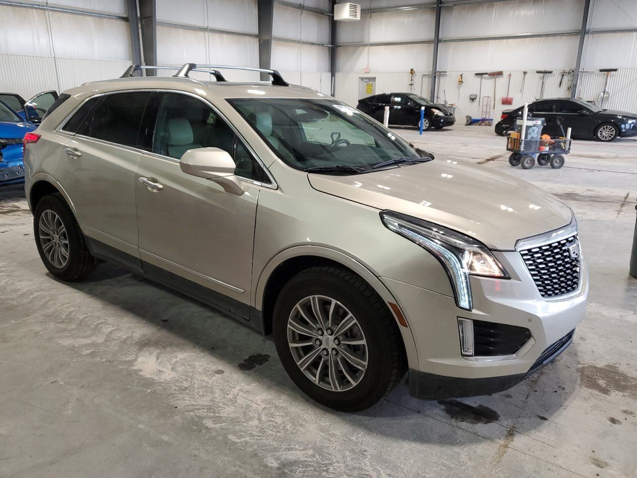 2017 CADILLAC XT5