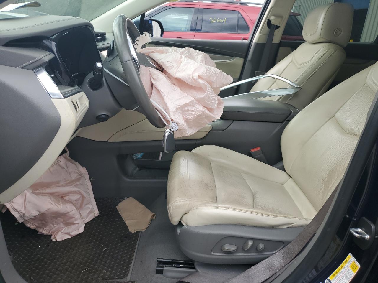 2017 CADILLAC XT5