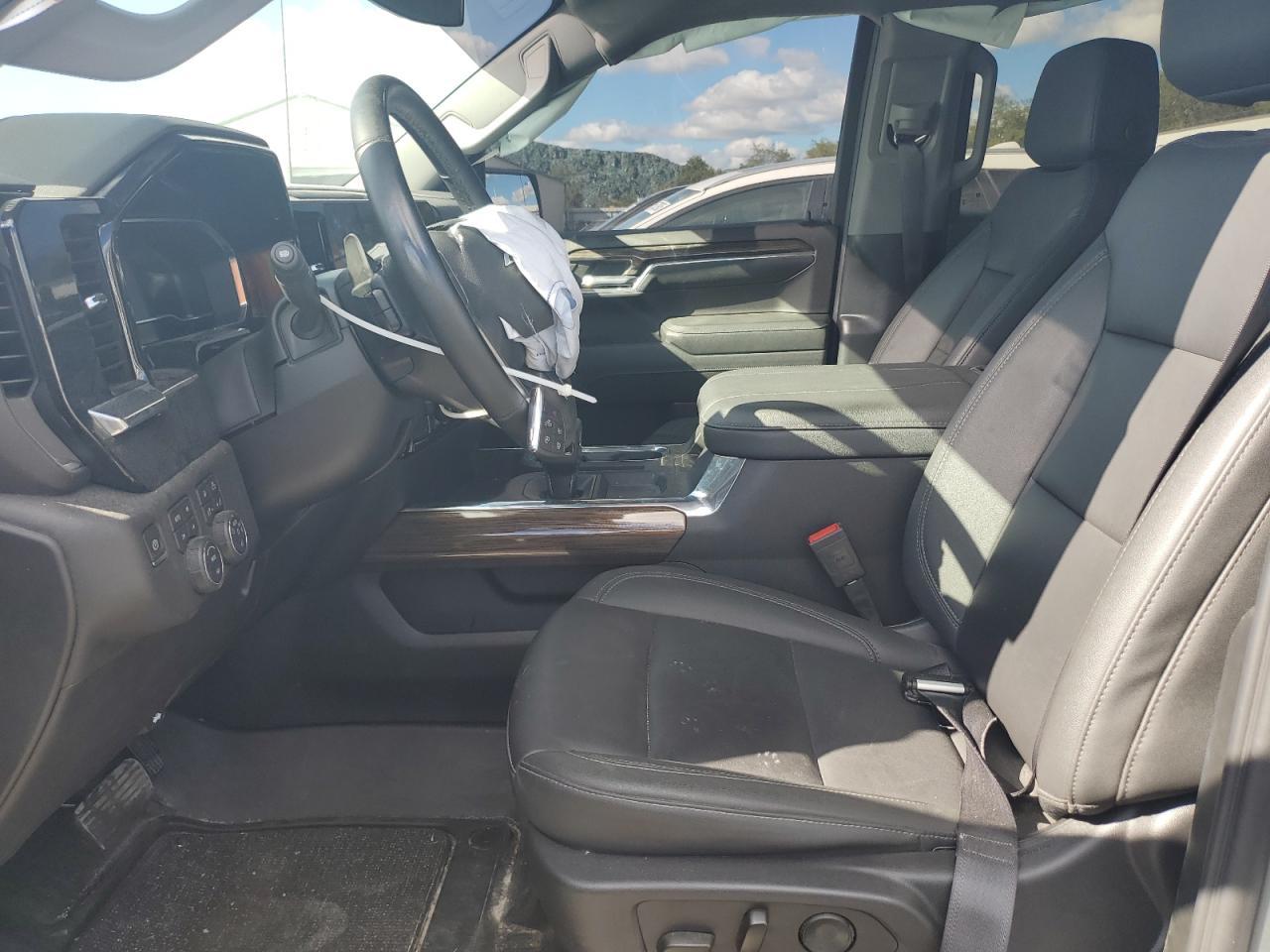 2024 CHEVROLET Silverado