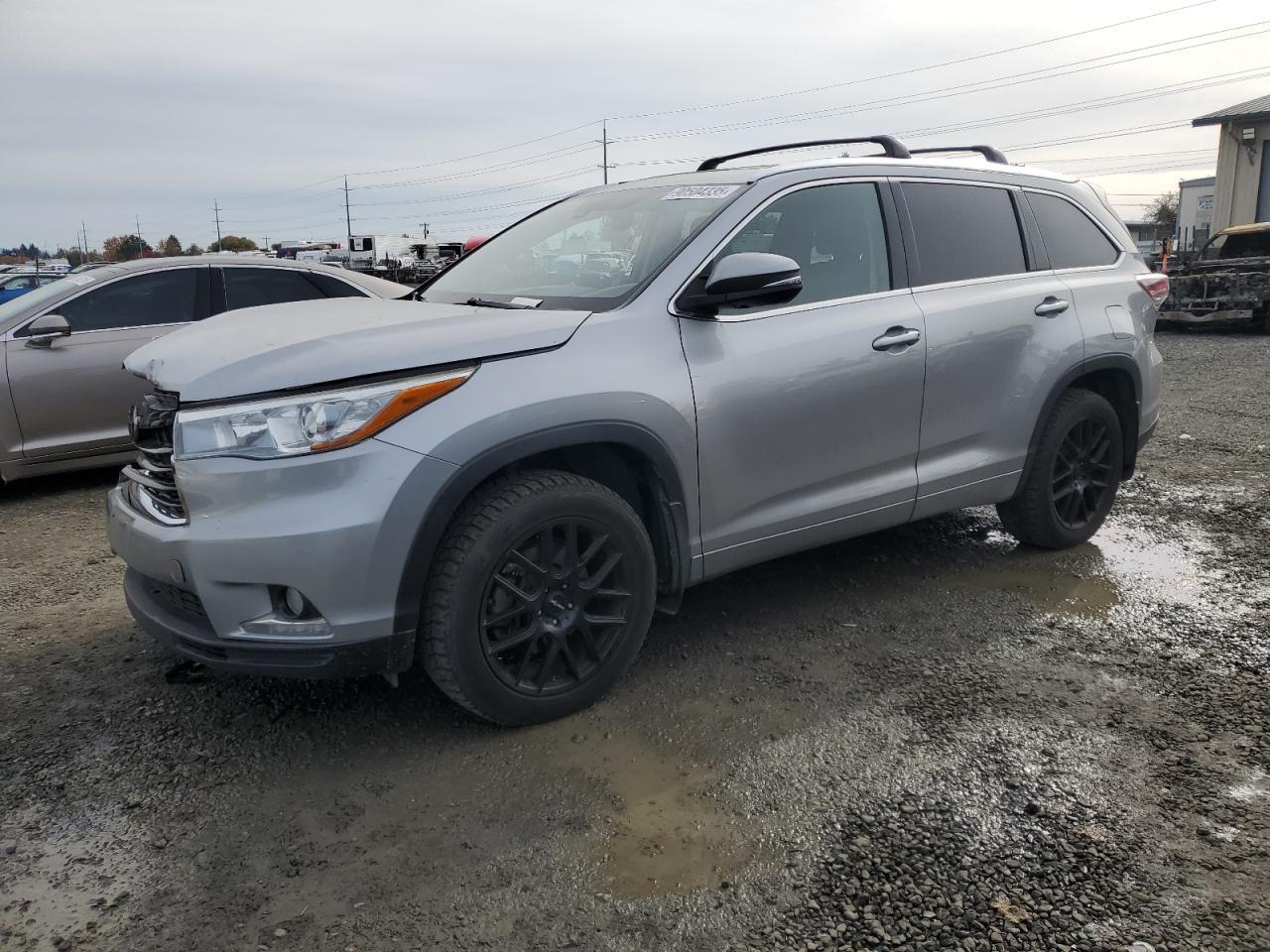 2015 TOYOTA HIGHLANDER