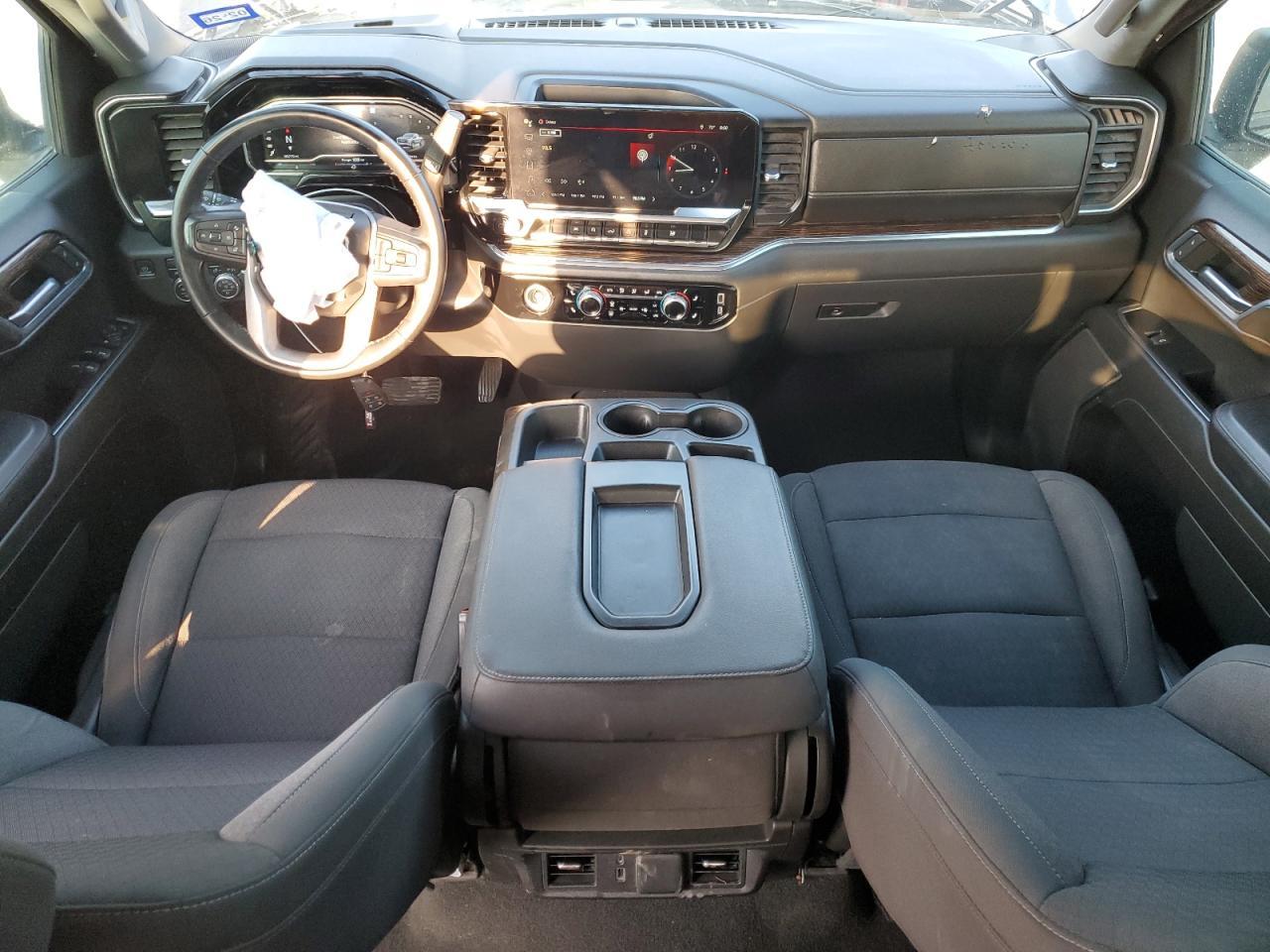 2023 GMC Sierra