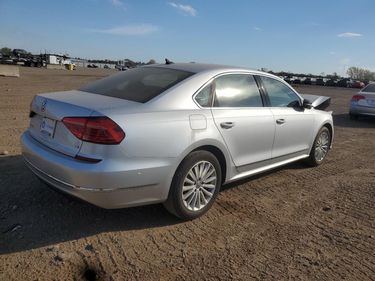 2016 VOLKSWAGEN Passat