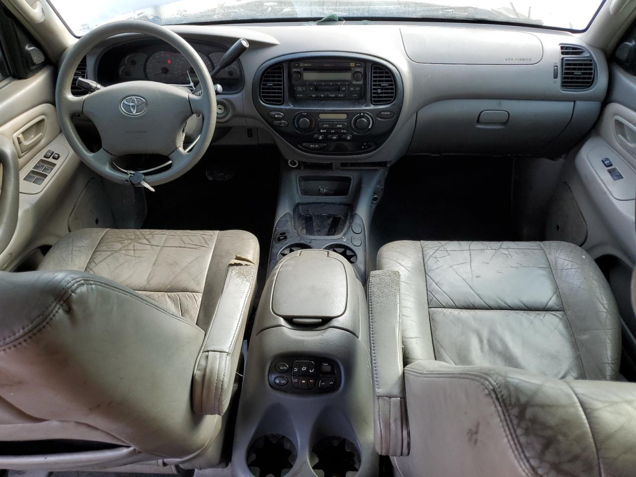 2004 TOYOTA Sequoia