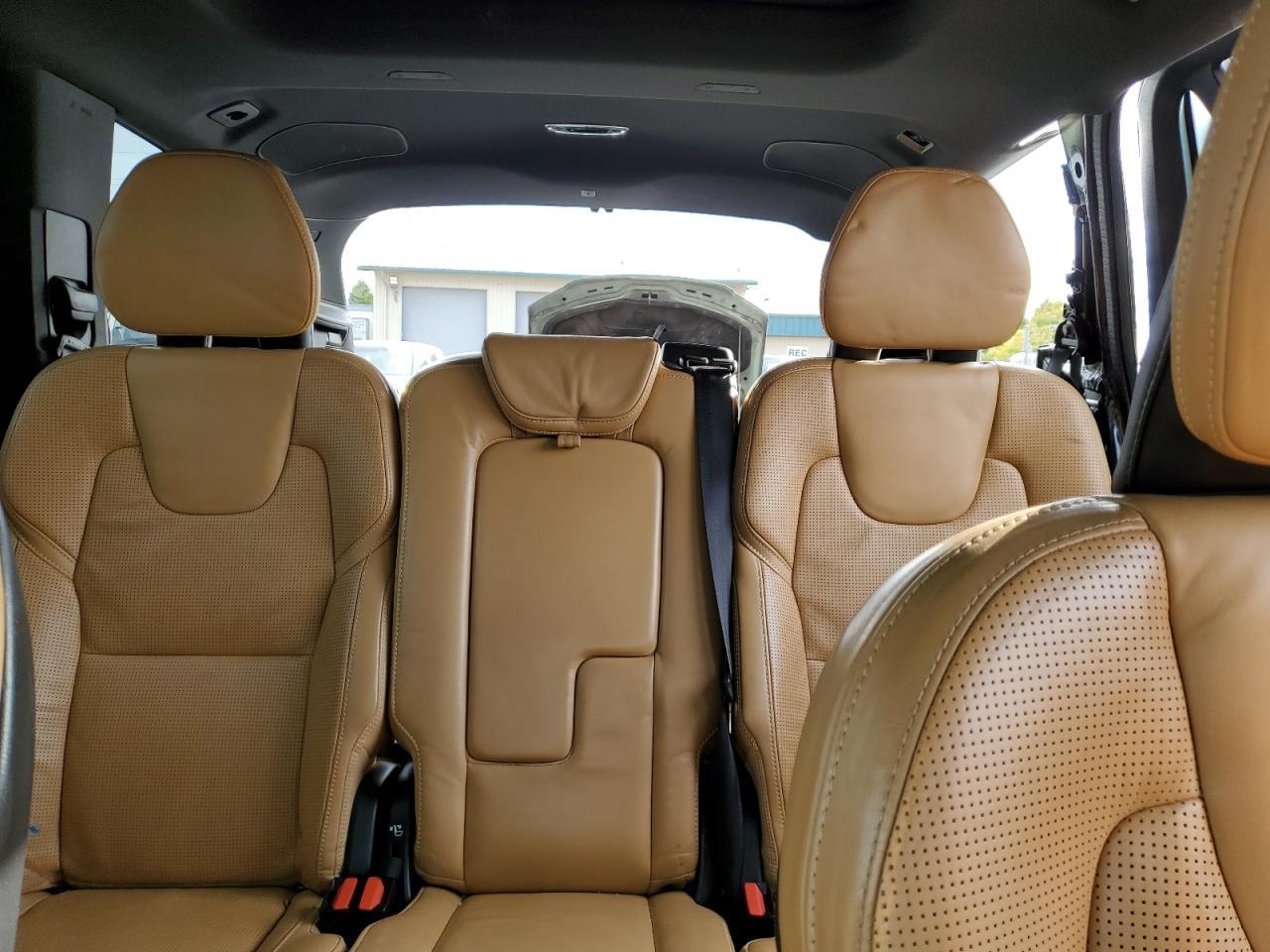 2019 VOLVO XC90