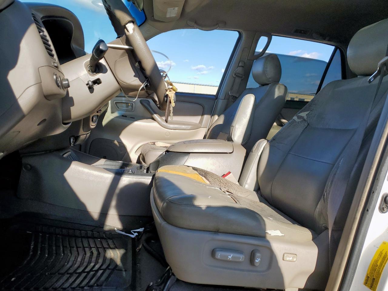 2005 TOYOTA Sequoia
