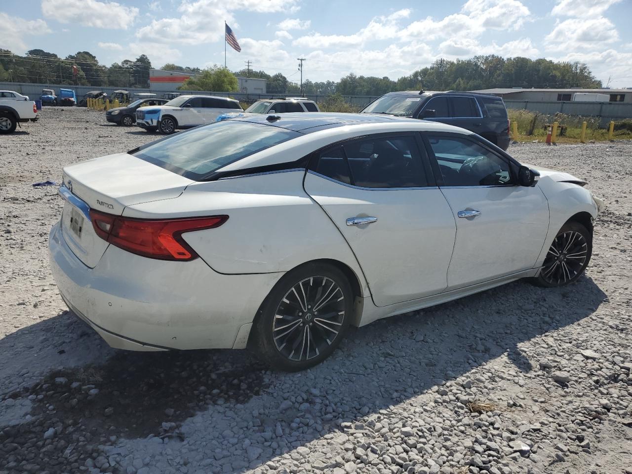 2017 NISSAN Maxima