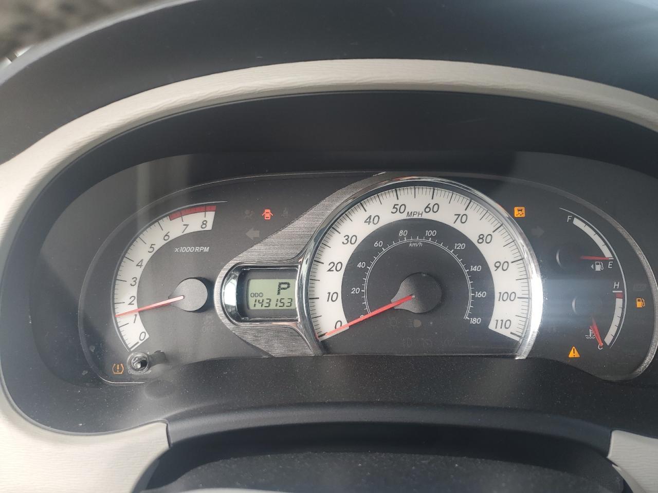 2011 TOYOTA SIENNA