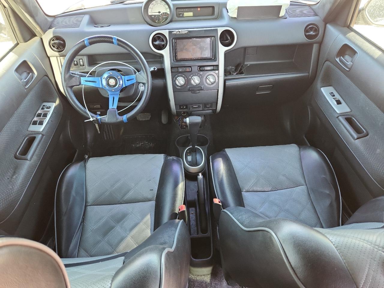 2004 TOYOTA SCION
