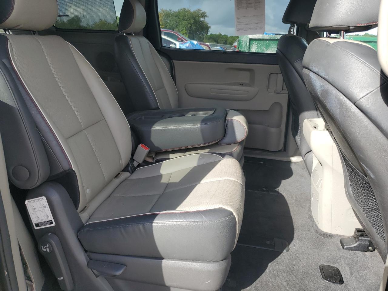 2017 KIA SEDONA