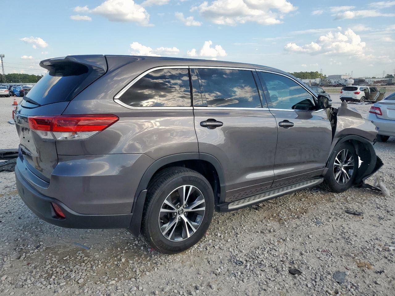 2018 TOYOTA HIGHLANDER