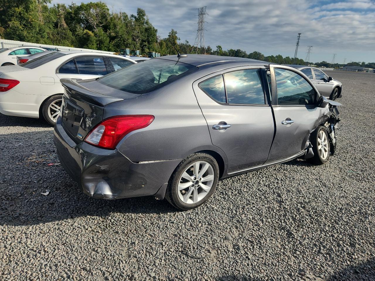 2016 NISSAN VERSA