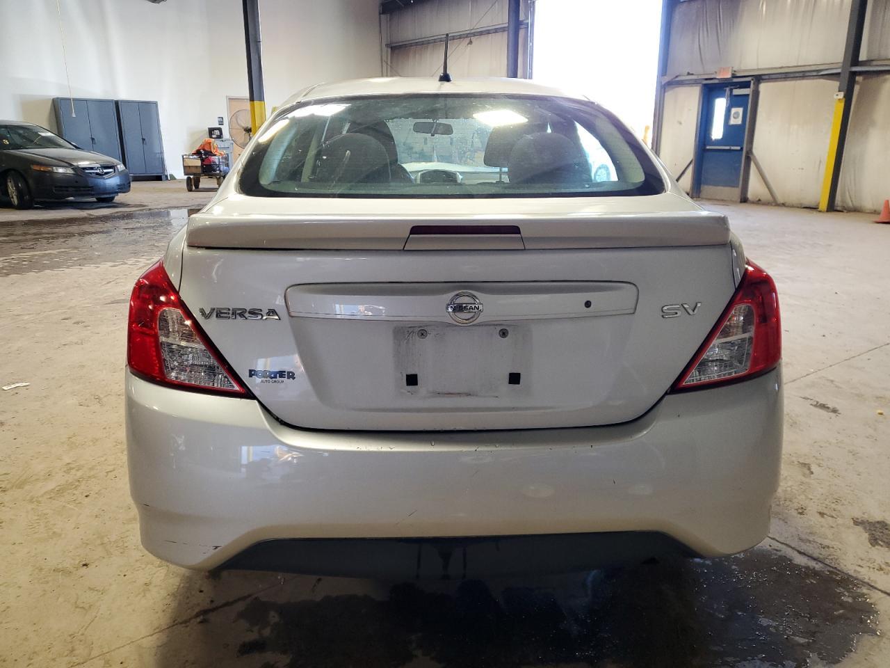 2016 NISSAN VERSA