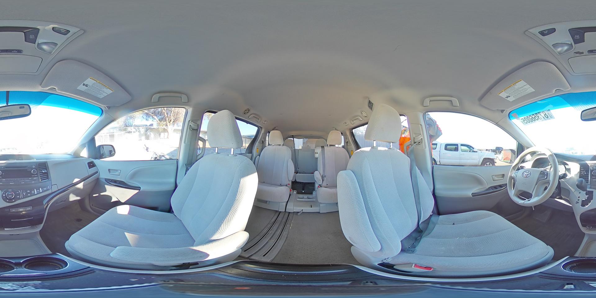 2014 TOYOTA SIENNA